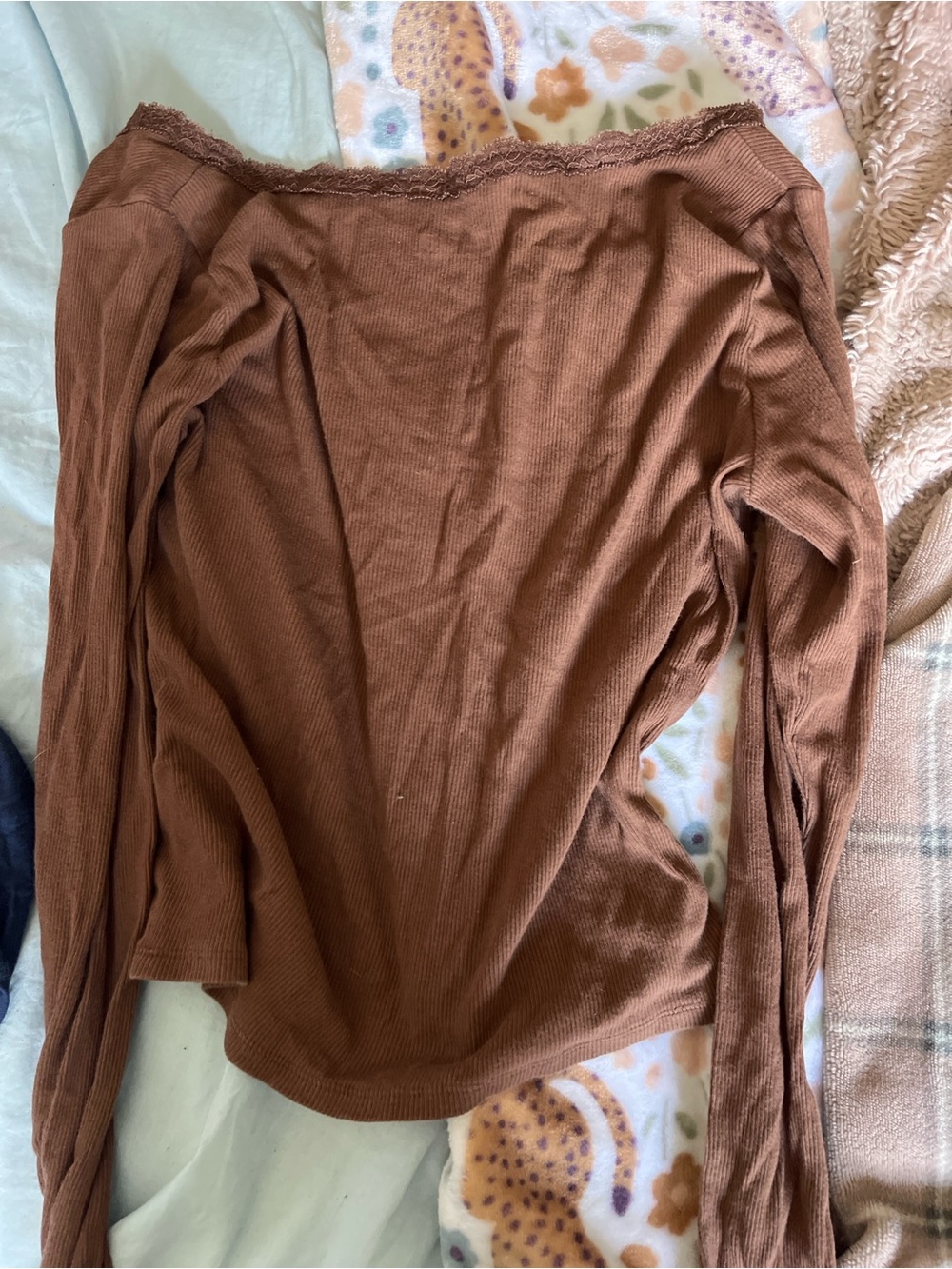 Hollister Women's Rust-Brown Ribbed Lace-Trim Long Sleeve Top - Picture 3 of 3